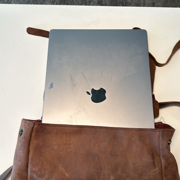 Handmade leather backpack - Picture 2 of 5